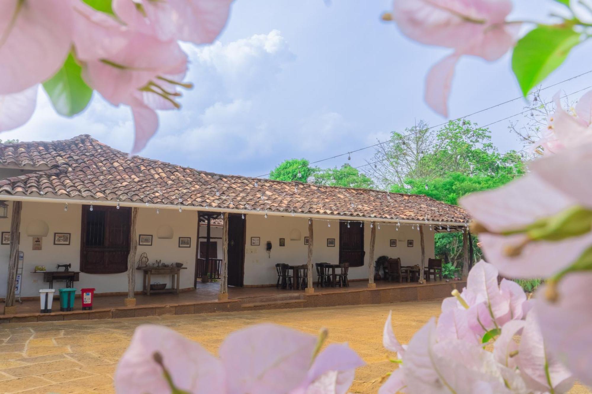Hotel Hacienda Macedonia Barichara Eksteriør billede